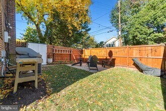 110 E Rosemont Ave in Alexandria, VA - Building Photo - Building Photo