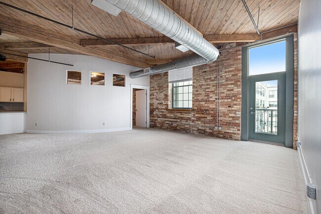 property at 940 Monroe Ave NW