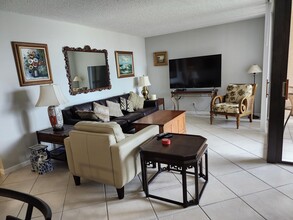 450 Egret Cir in Delray Beach, FL - Foto de edificio - Building Photo