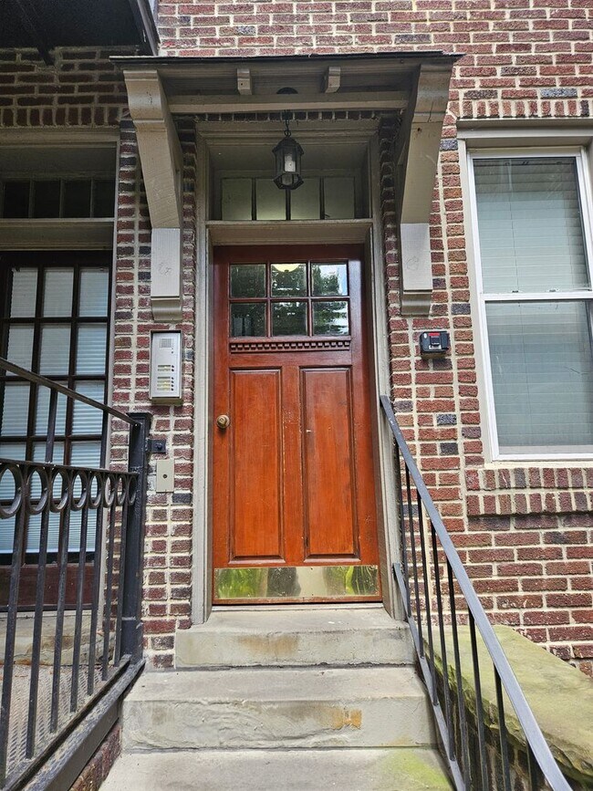 1409 Colonial Ave in Norfolk, VA - Building Photo - Building Photo