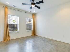 3107 Lyons Rd in Austin, TX - Building Photo - Building Photo