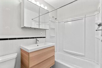 804 Centre St in Boston, MA - Building Photo - Building Photo