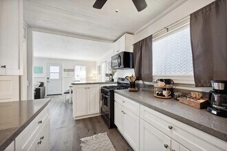 2140 Reed Ave in San Diego, CA - Foto de edificio - Building Photo