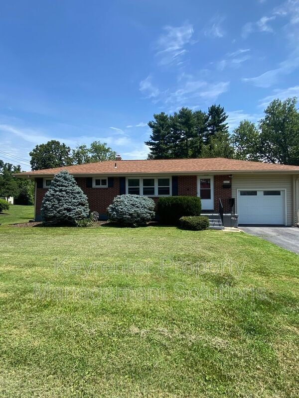 property at 2317 Cortland St