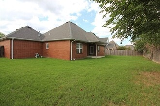 607 SE Jamaica Dr in Bentonville, AR - Building Photo - Building Photo