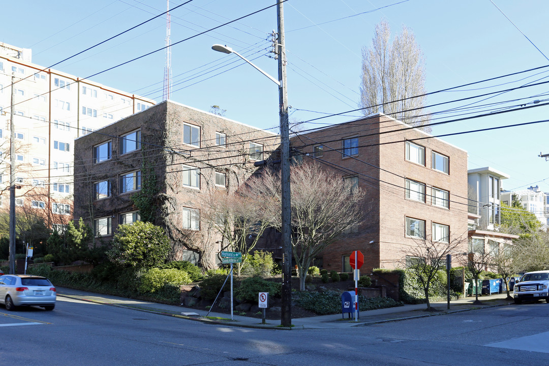 Highland Arms Apartments in Seattle, WA - Building Photo