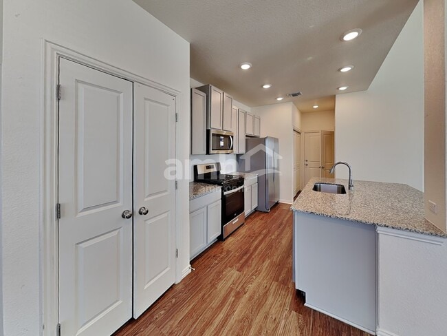 207 Pebble Creek Run in New Braunfels, TX - Building Photo - Building Photo