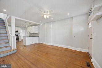 135 East St in Philadelphia, PA - Building Photo - Building Photo
