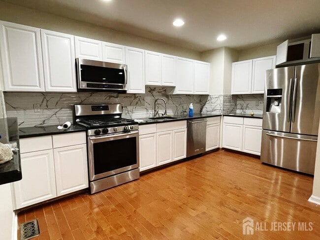 89 Chariot Ct in Piscataway, NJ - Building Photo - Building Photo