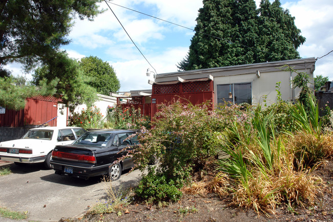 3920-2936 SE 26th Ave in Portland, OR - Building Photo - Building Photo