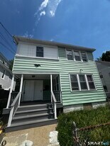 744 Park St in Bridgeport, CT - Building Photo