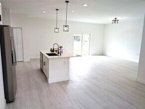 7097 Bougainvillea St in Englewood, FL - Building Photo - Building Photo