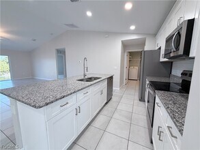 331 NE 25th St in Cape Coral, FL - Building Photo - Building Photo