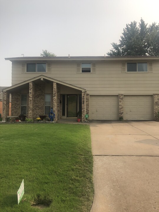 4708 Tempo Dr in Del City, OK - Foto de edificio