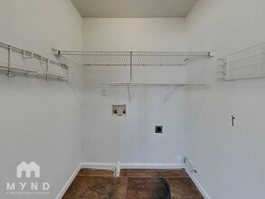 4021 Rockside Hills Dr in Raleigh, NC - Foto de edificio - Building Photo