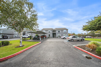 Cascade Court in Tacoma, WA - Building Photo - Building Photo