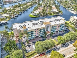 201 Golden Isles Dr in Hallandale Beach, FL - Building Photo - Building Photo