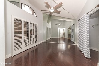 10301 N 70th St-Unit -209 in Paradise Valley, AZ - Building Photo - Building Photo