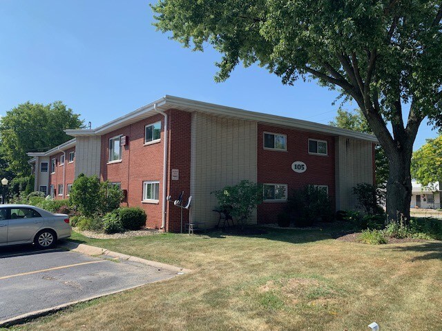 111 Harrington Ave in Crown Point, IN - Building Photo