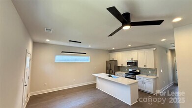 19815 N Ferry St in Cornelius, NC - Building Photo - Building Photo