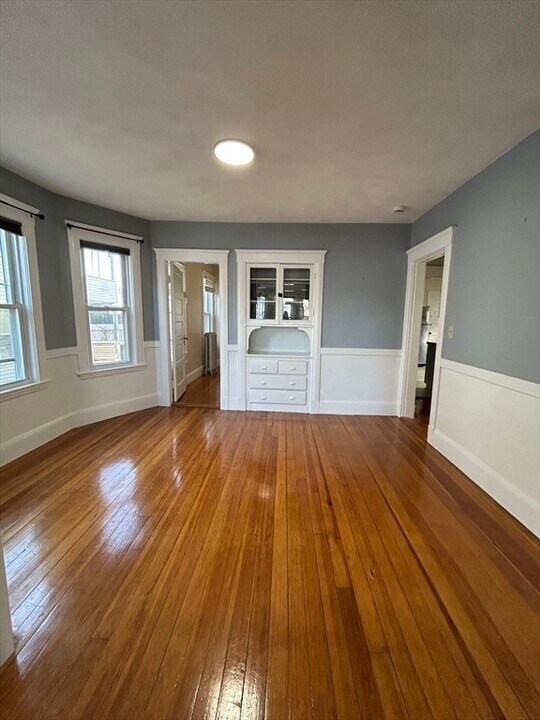 19 Oakland St in Watertown, MA - Building Photo