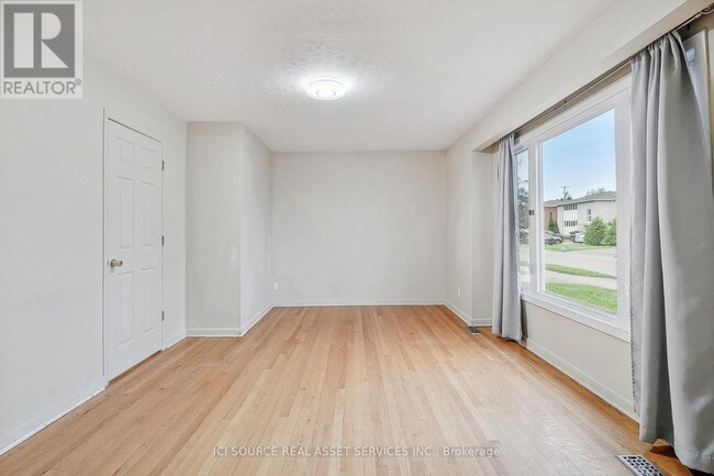 1391 Claymor Ave in Ottawa, ON - Building Photo - Building Photo