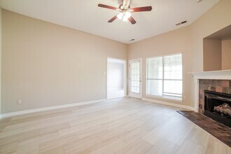 4882 Graham Lake Dr in Olive Branch, MS - Building Photo - Building Photo