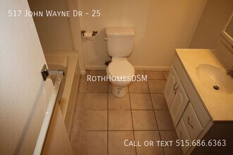 517 S John Wayne Dr in Winterset, IA - Building Photo - Building Photo