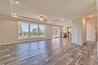 8105 SW River Rd in Hillsboro, OR - Building Photo - Building Photo