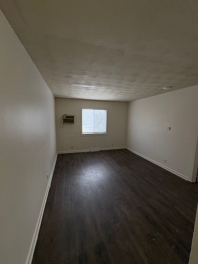 851 E Como Ave in Columbus, OH - Building Photo - Building Photo