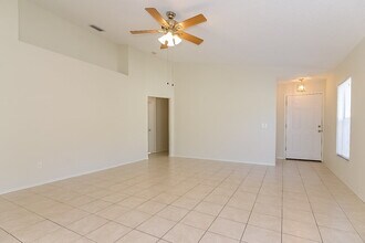 9837 Morris Glen Way in Tampa, FL - Building Photo - Building Photo