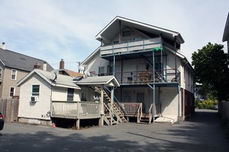 53 N 10th St in Stroudsburg, PA - Foto de edificio - Building Photo