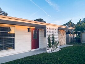 793 Bianca Dr NE in Palm Bay, FL - Building Photo