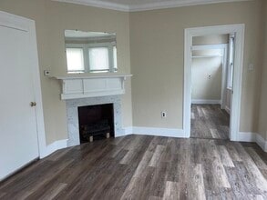 194 Lexington St, Unit 2 in Boston, MA - Foto de edificio - Building Photo