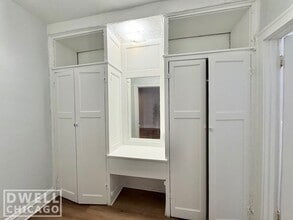 2341 N Commonwealth Ave, Unit 105 in Chicago, IL - Foto de edificio - Building Photo