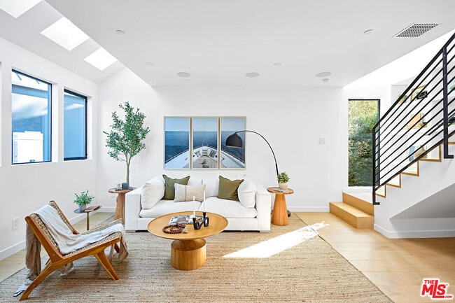 1813 Penmar Ave in Los Angeles, CA - Building Photo - Building Photo