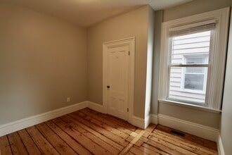 126 Saratoga St, Unit #2 in Boston, MA - Building Photo - Building Photo