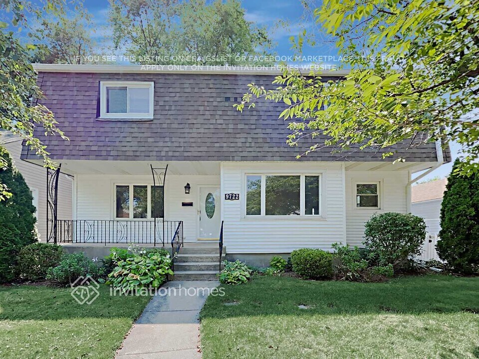 9722 S 51st Ave in Oak Lawn, IL - Building Photo