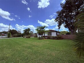 1004 Fleck Ave in Orlando, FL - Building Photo - Building Photo