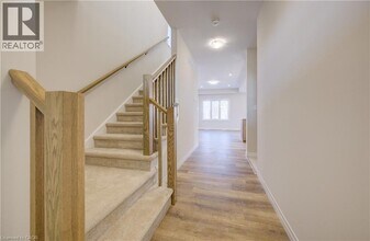 109 Rivergreen Cres in Cambridge, ON - Building Photo - Building Photo