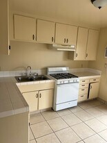 224 E Granger Ave, Unit 12 in Modesto, CA - Building Photo