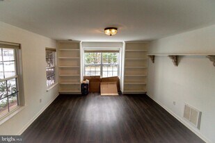 9911 Blade Ct in Fredericksburg, VA - Building Photo