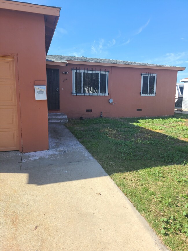 property at 804 S Gregory St