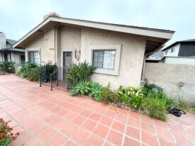 621 20th St in Huntington Beach, CA - Building Photo