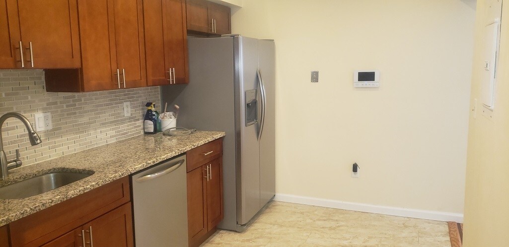 1103 Summit Ave in Jersey City, NJ - Building Photo
