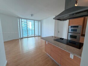 218 SE 14th St in Miami, FL - Building Photo - Building Photo