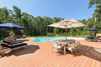 21 Crooked Hwy in East Hampton, NY - Building Photo - Building Photo