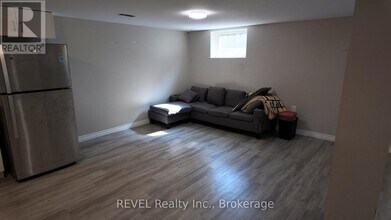 12 Glendale Dr in Welland, ON - Building Photo - Building Photo