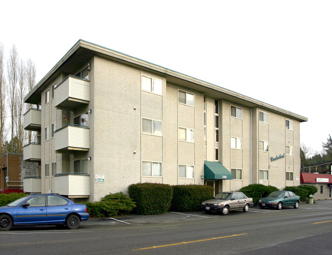 Meadowbrook Apartments in Seattle, WA - Building Photo - Building Photo