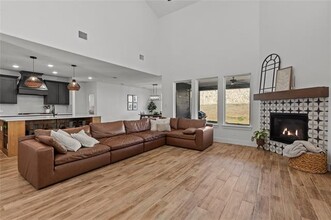 7436 Haggard St in Fort Worth, TX - Foto de edificio - Building Photo